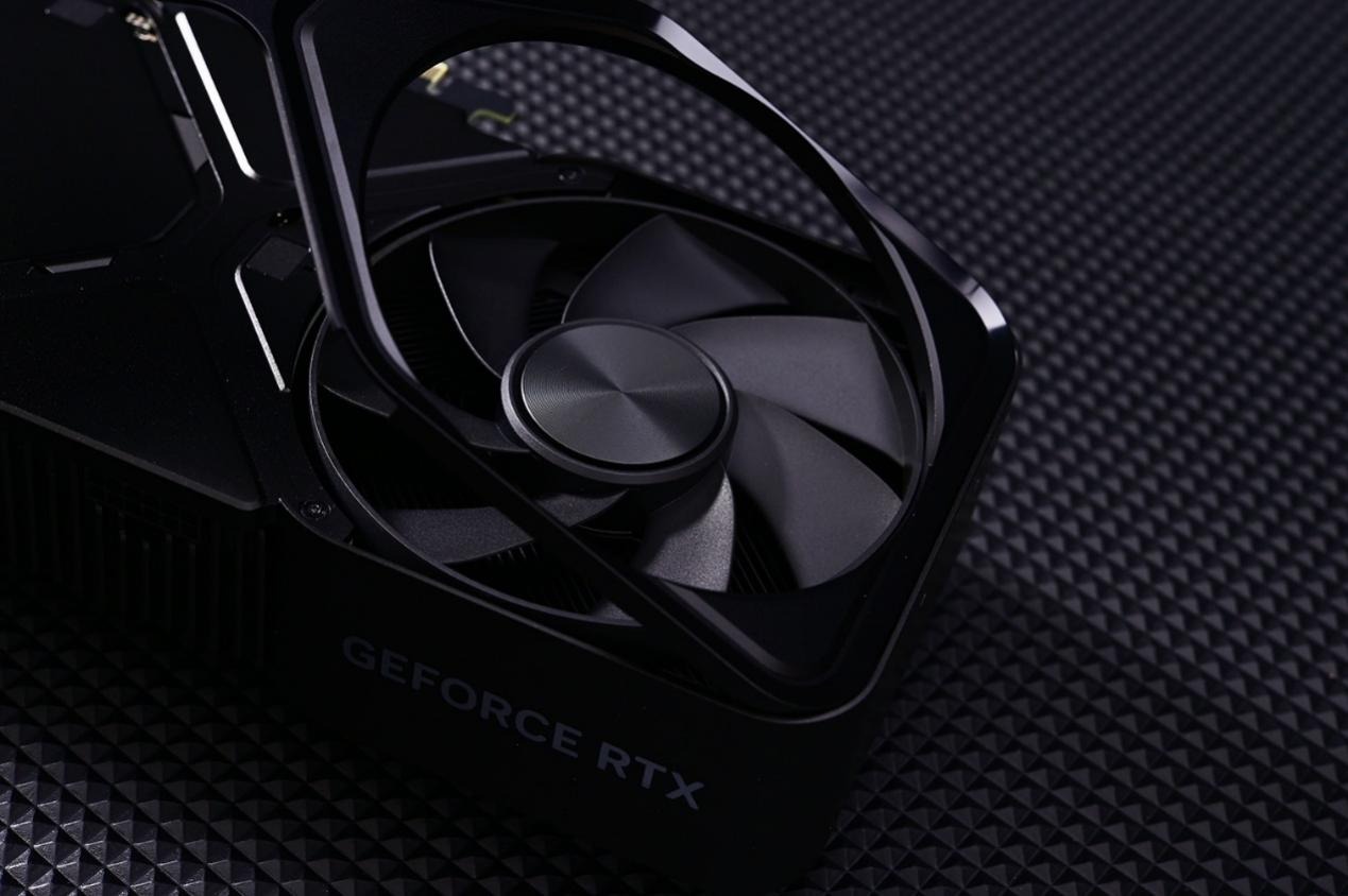 AI+游戏完美平衡玩家需求，NVIDIAGeForceRTX4070SUPER首发评测