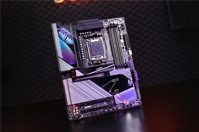 技嘉X870-X870E系列主板新品曝光：AORUSMASTER超级雕焕新启航