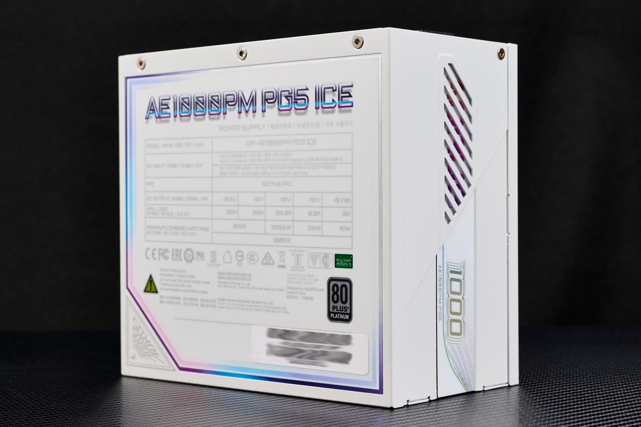 技嘉AE1000PG5ICE白金雕：AI时代的强大全模组电源