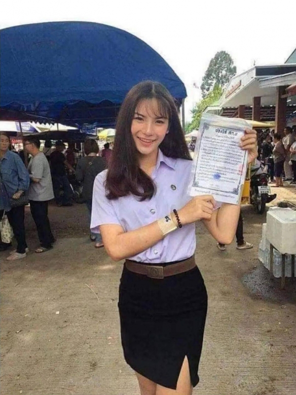 泰国征兵现场“美女如云”宛如选美现场争奇斗艳