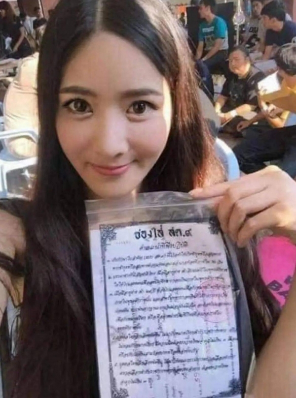 泰国征兵现场“美女如云”宛如选美现场争奇斗艳