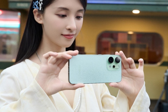 OPPOReno14系列:上手精致好看,拍人更好看