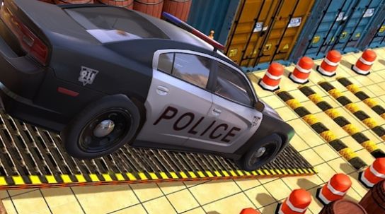极限警车停车场3D截图2