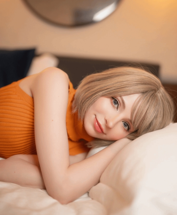 《生化4RE》阿什莉演员分享新COS照!黑丝美腿超吸睛