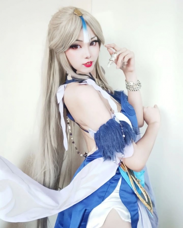 身材颜值都十分的火辣！韩国美女Coser@roxanne.kho